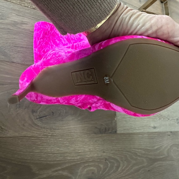 Macy’s INC Crushed Velvet Hot Pink Tall Boots - Picture 6 of 7